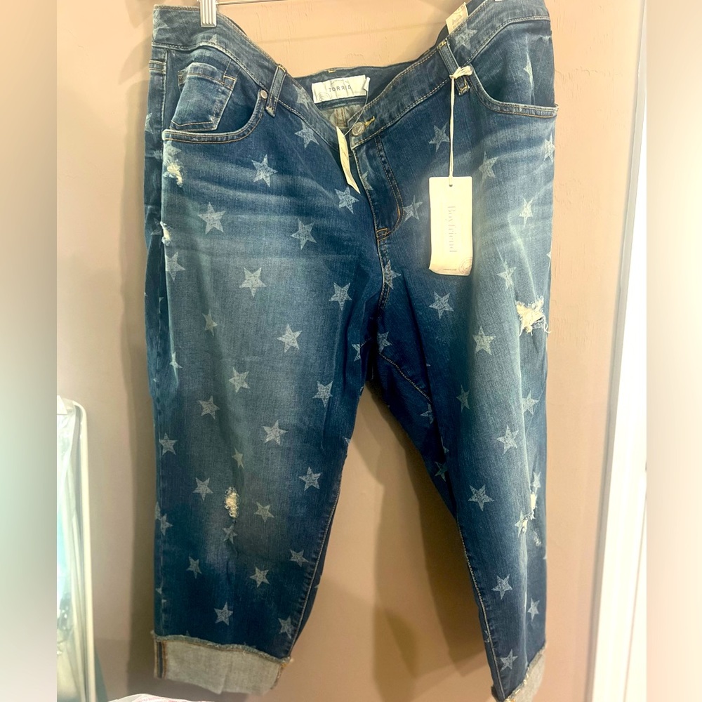 Torrid Boyfriend cropped Jeans with destruction
